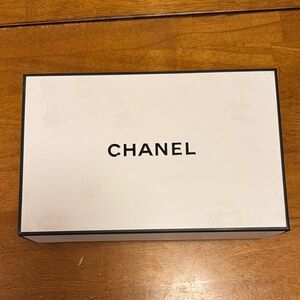 CHANEL White and Black Box